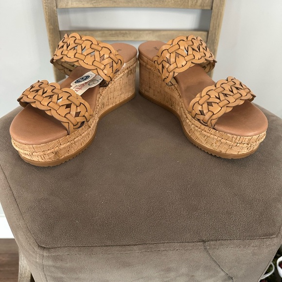 Bare Traps Tan Woven Wedge Sandals -8.5 - Picture 5 of 7